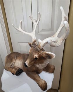 Vintage Deer Family Miniature Figurine Buck Doe Fawn set of 3