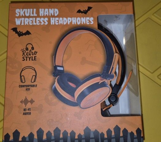 New Skull Wireless  Headphones 