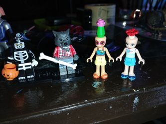 Lots of lego figures