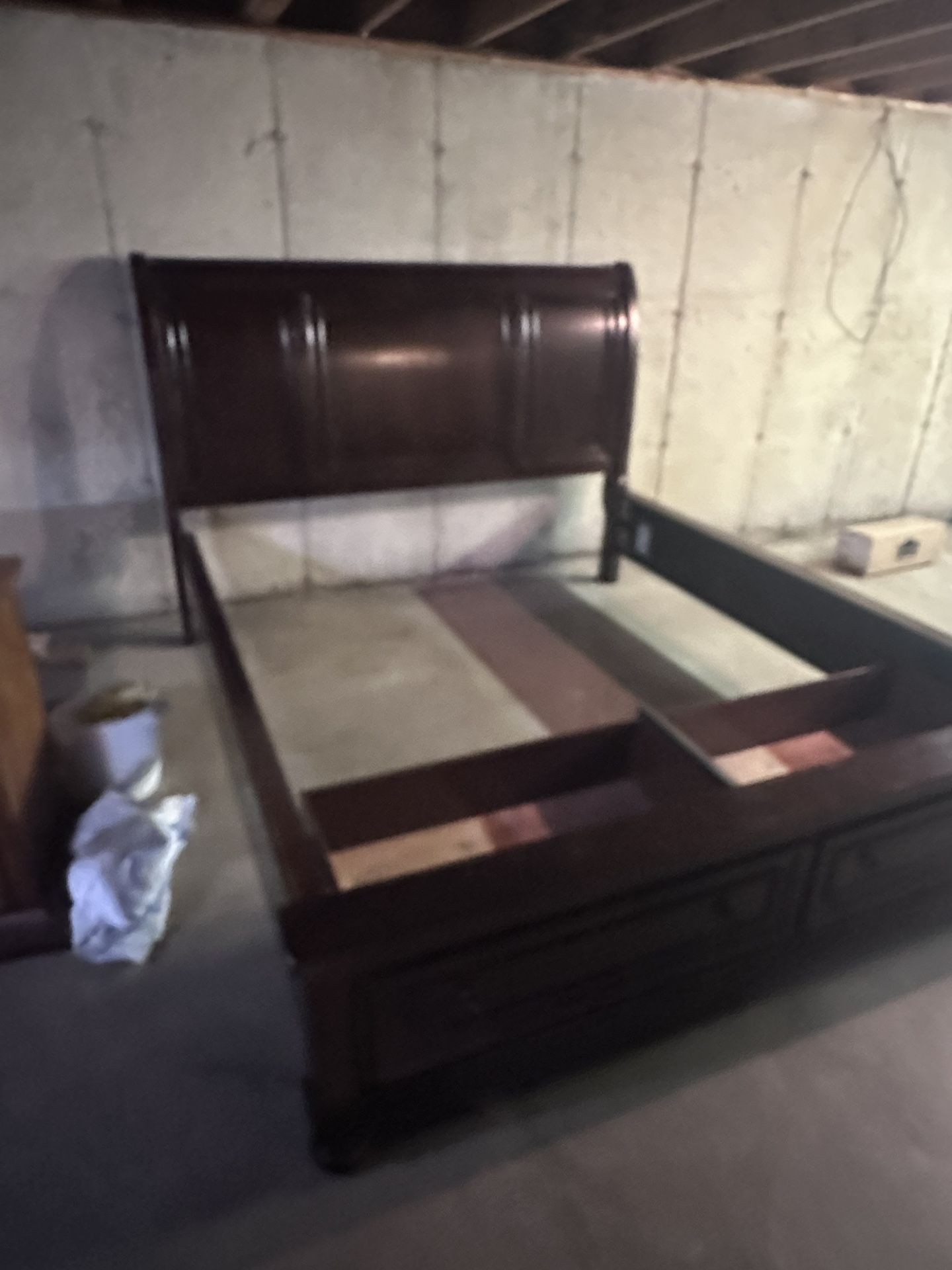 Sleigh Style California king Bed