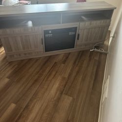 70 inch fireplace TV stand I bought a brand new I don’t use it. I paid $2000. Somebody come with a good offer between 250 and $400. They can have it.
