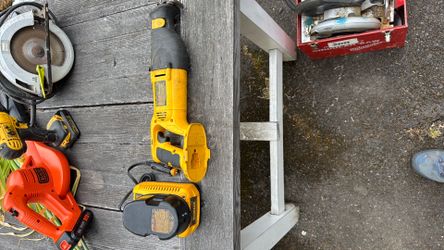 DeWalt 18v Reciprocating Saw w/battery and charger