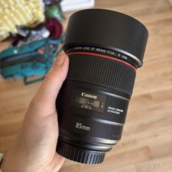 Canon 85mm 1:1.4 IS USM