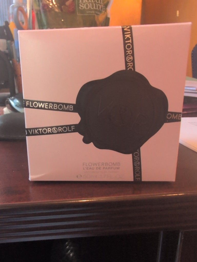 Flowerbomb Perfume