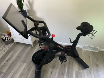 Peloton with accessories