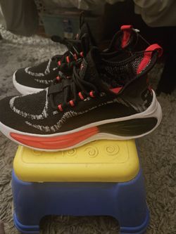 RUNSIDE Kids Sneakers Lace-up Sneakers Tennis Shoes Black/red Size 2 Kids NWT