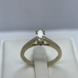10k Gold Diamond Engagement Ring.