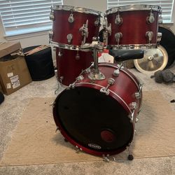 Tama Drum Set