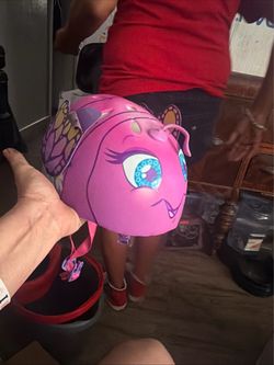Preowned Raskullz Butterfly Bike Helmet Age 3-5 Child. In great condition located off lake mead and Simmons area asking $7