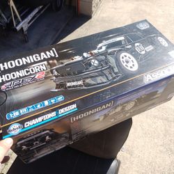 Team Associated Apex2 Hoonicorn RTR 1/10 Electric 4WD Touring Combo w/2.4GHz Radio, Battery & Charger