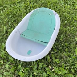 Frida Baby 4-in-1 Grow-With-Me Bath Tub