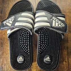 🔥LOVINGLY USED ADIDAS SHOES! SIZE 7 1/2-8 $10!🔥