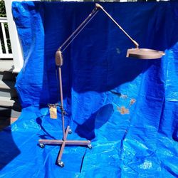 VINTAGE Dazer floating magnifying floor lamp