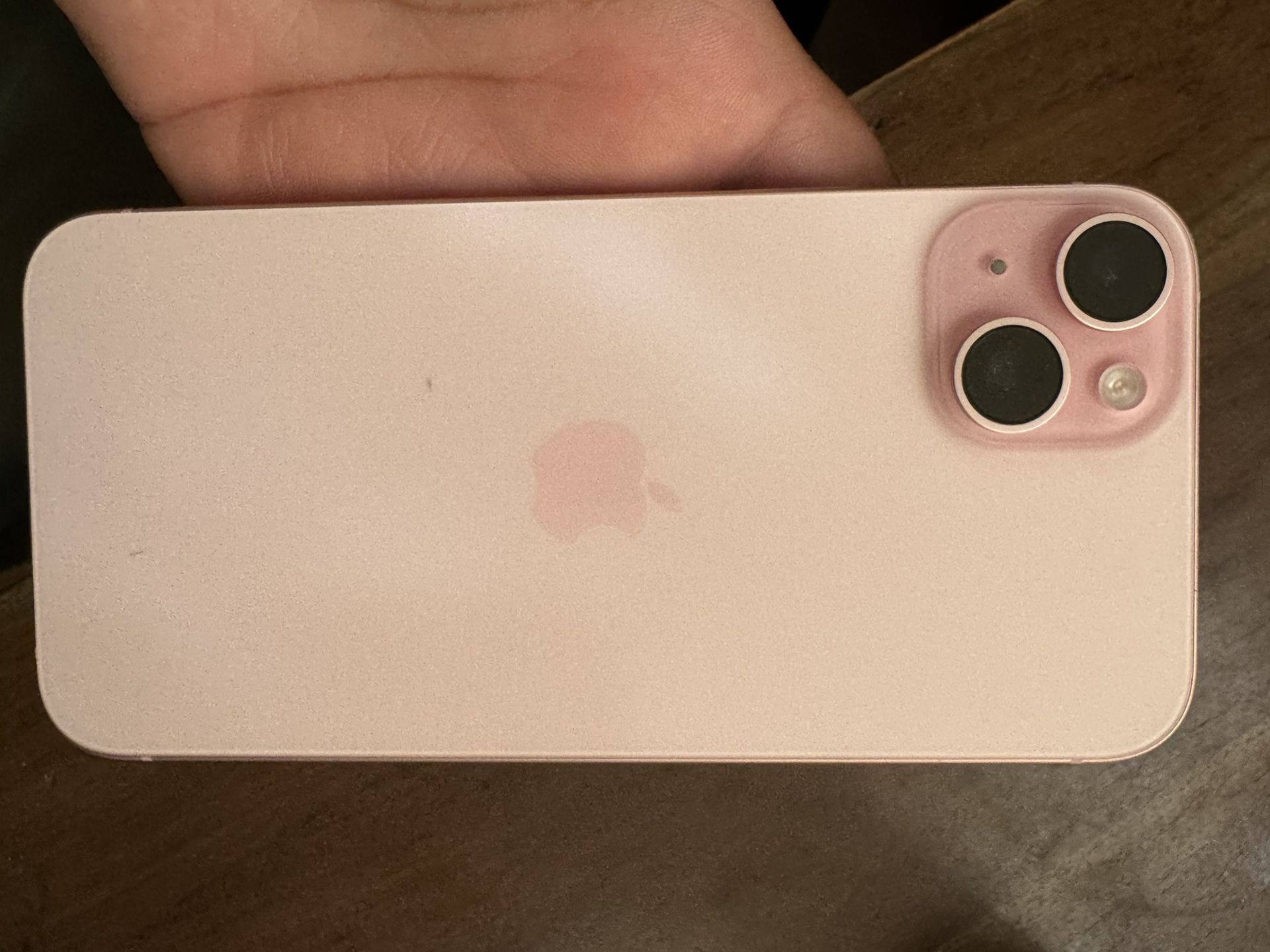 Iphone 15 plus pink