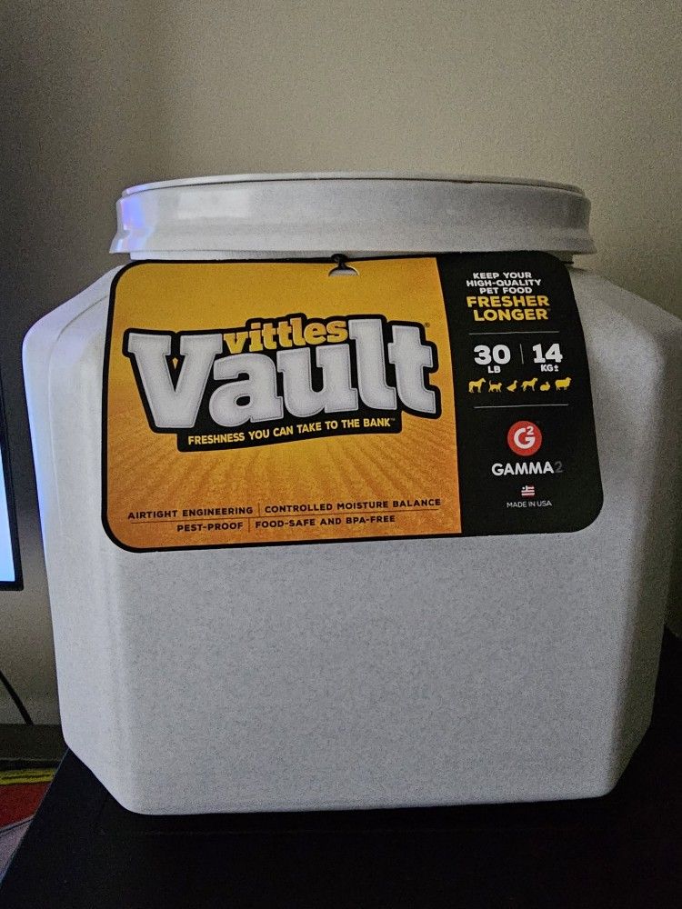 New 30lb. VITTLES VAULT