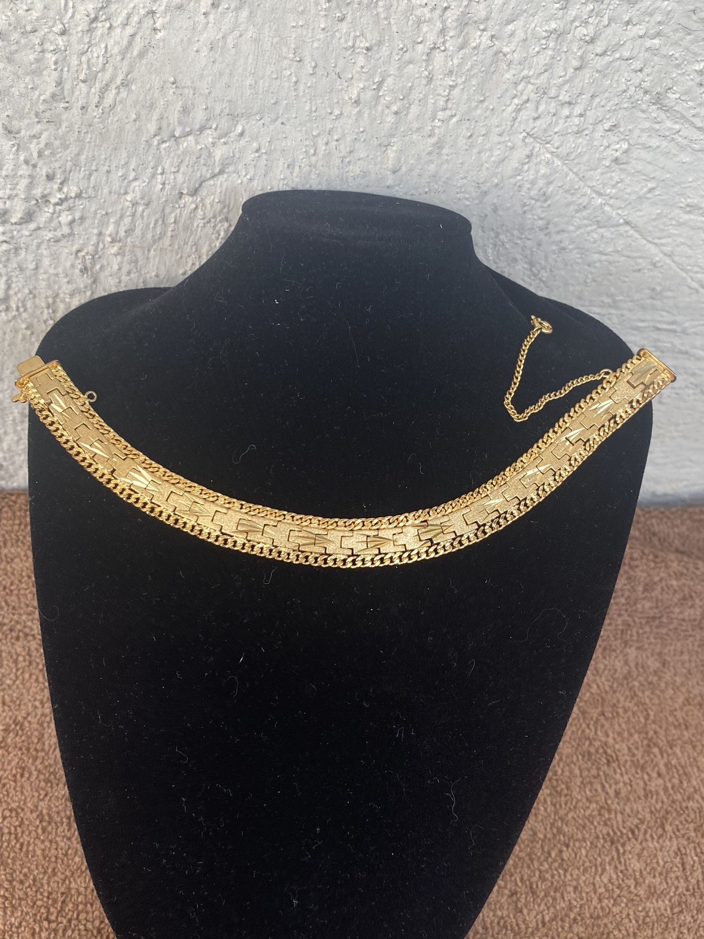 24K Gold Plated Diamond Cut Bracelet With Security Chain.