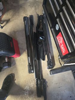2025 toyota 6th gen 4runner stock roof rack with cross bars