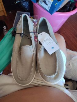 Shoes size 10