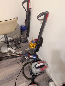 Dyson Vacuums Lot 3x