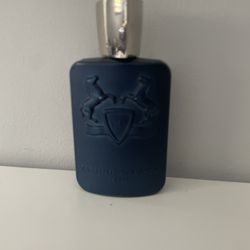 parfusm de marely Layton