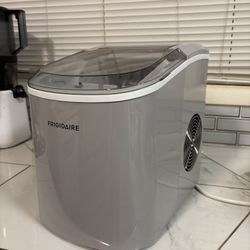 Frigidaire Ice Maker 