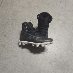 Kids football cleats 5Y