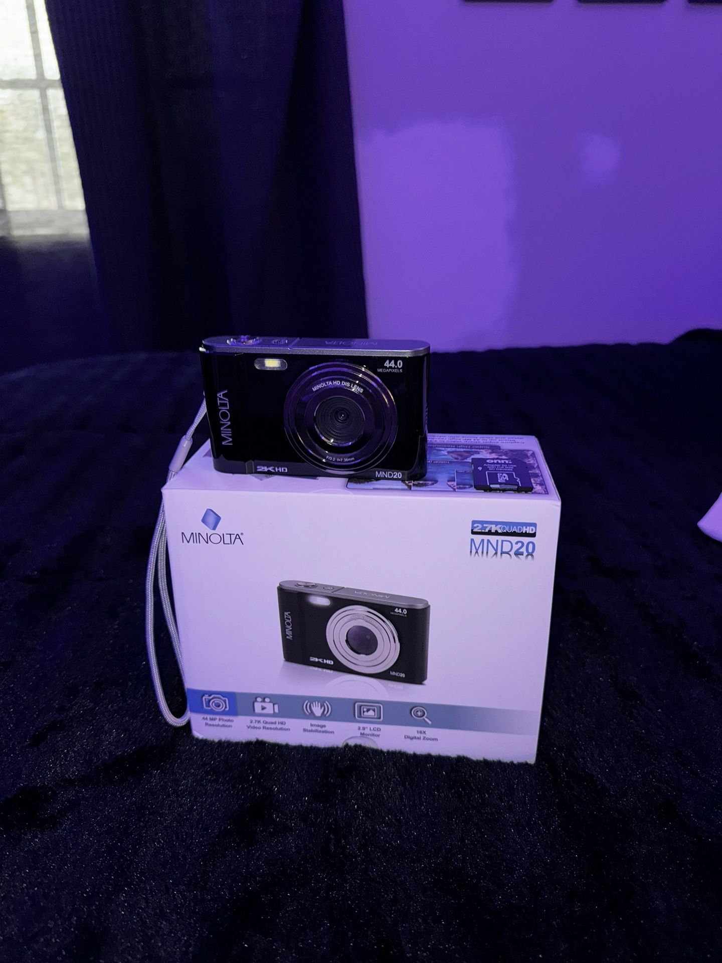 Minolta Digital Camera | charger + 128 Gb SD card included
