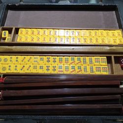 Vintage Mah Jongg Set