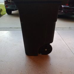 Norma Size Trash Can In Good Condition.