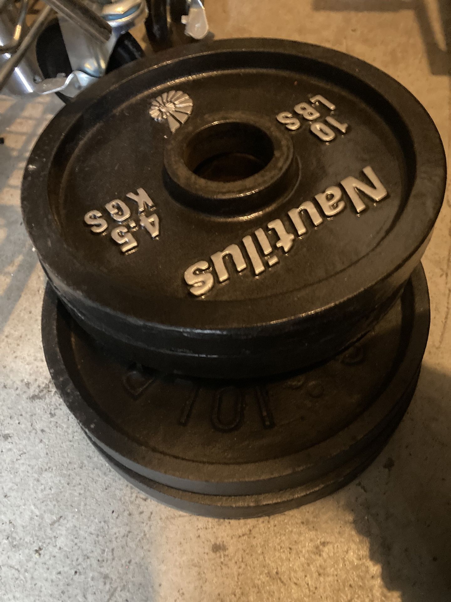 Steel Weight Plate . Chrome Olympic Bar . Curl Bar 