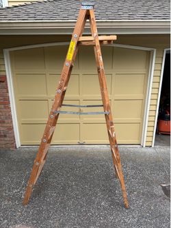 Keller 8’ Wooden Step Ladder