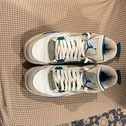 Air Jordan 4 Retro Military Blue