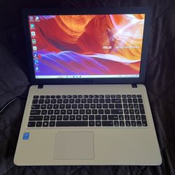 Asus X540LA laptop 15.6” screen, 8gb RAM, charger, box FACTORY RESET 