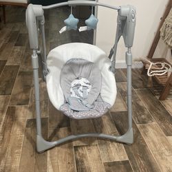 Graco Baby Swing