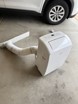 Hisense Portable Air Conditioner with Hose Kit