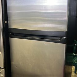Refrigerator Kenmore 2 Doors Stainless Steel 