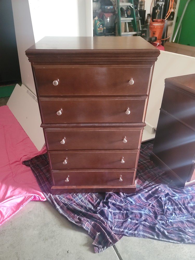 Dresser And Changing Table. Priced To Sell