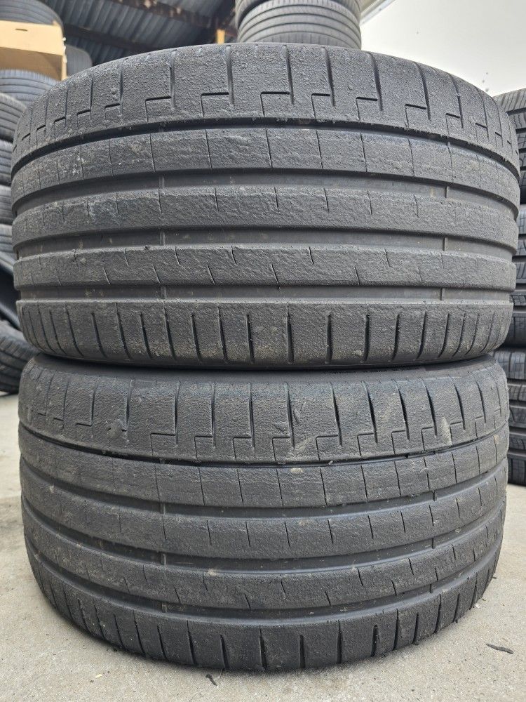 (2) 325 30 23 Pirelli Tires