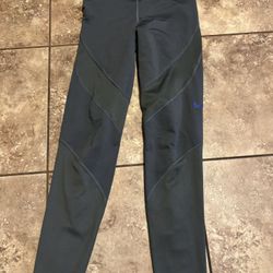 Women’s small Nike  Pro Leggings 