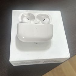 APPLE AIRPODS (FIRST COME FIRST SERVE)