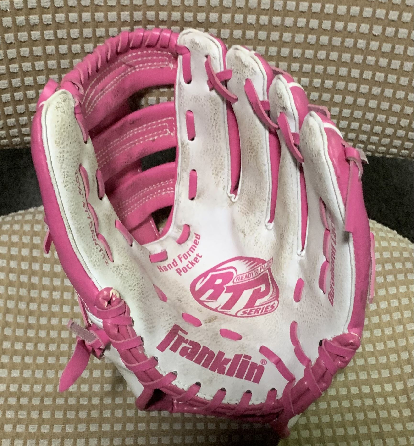 Franklin 4775AWT12 girls 10.5” right hand throw baseball glove mitt 