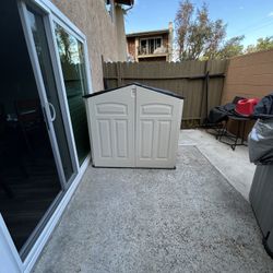 Rubbermaid Shed