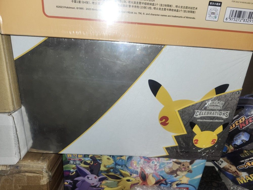 Pokemon TCG 25th Anniversary Ultra Premium Collection Sealed Box Charizard