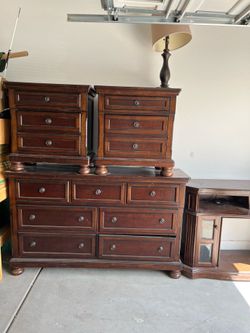 Dresser,,  2 night stands