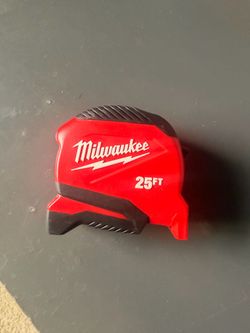 Milwaukee 25ft Tape Measure