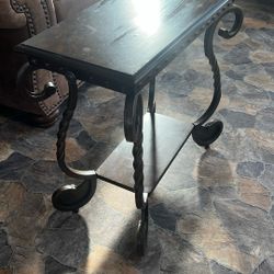 End Table w/ Pull-Out Extension