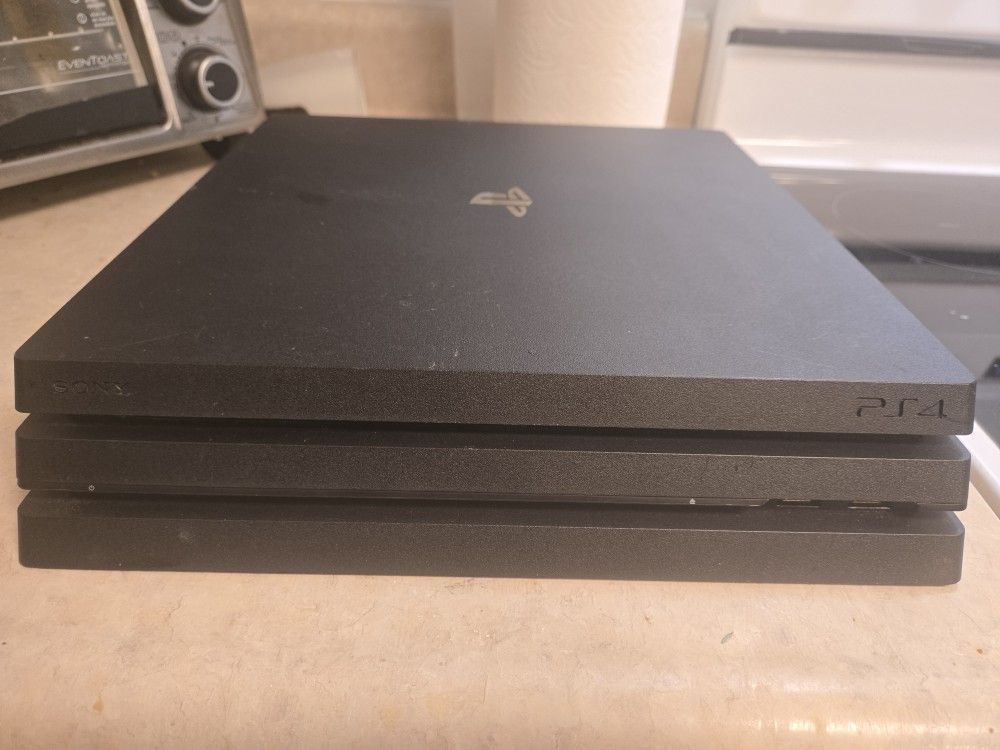 Sony PS4 Pro 1tb