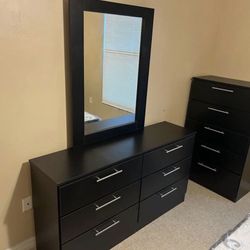 Dresser Whit Mirror And Chest - Cómoda Con Espejo Y Gavetero 