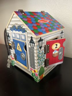 Melissa & Doug Key House