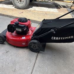 CRAFTSMAN M110. Almost New. Working Good ONLY THE FILTER COVER IS MISSING